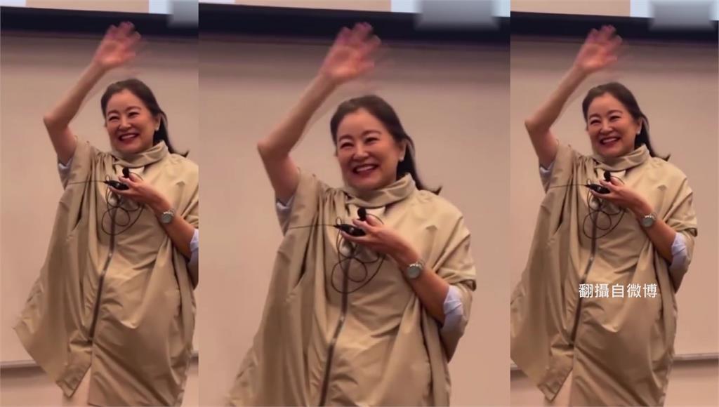 71歲林青霞銀髮.淡妝罕見露面 網讚：優雅老去範本