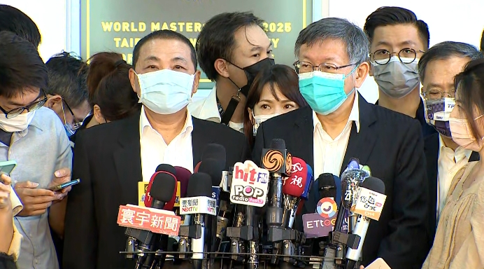 台北市長柯文哲（右）與新北市長侯友宜（左）今出席2025世界壯年運動會揭牌儀式。圖／台視新聞