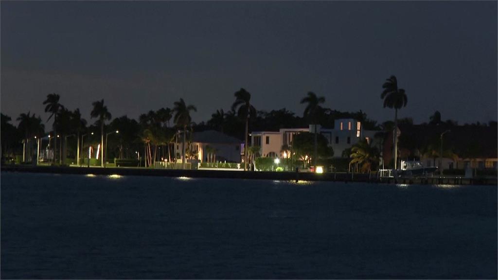 攜霰彈槍闖川普海湖莊園 21歲武裝男當場遭擊斃