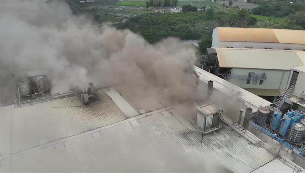 彰化聯華食品廠早上發生嚴重火警。圖／台視新聞