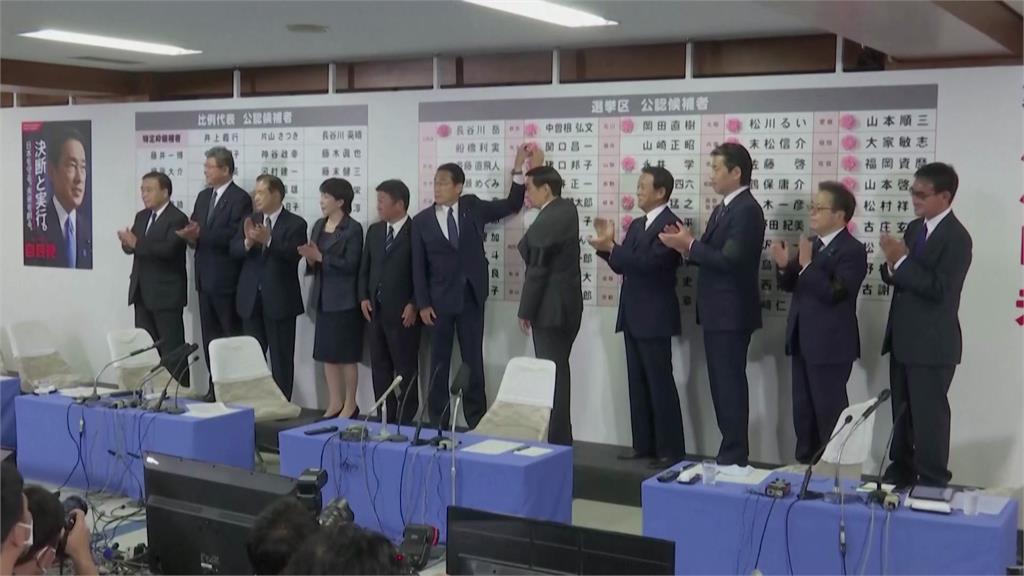 日本參議院大選結果出爐，執政聯盟的自民黨和公明黨大勝。圖／路透社