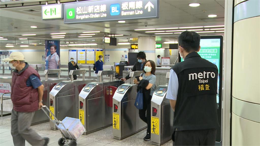 台北捷運站在重點捷運站駐派2到8位稽查專員。圖：台視新聞