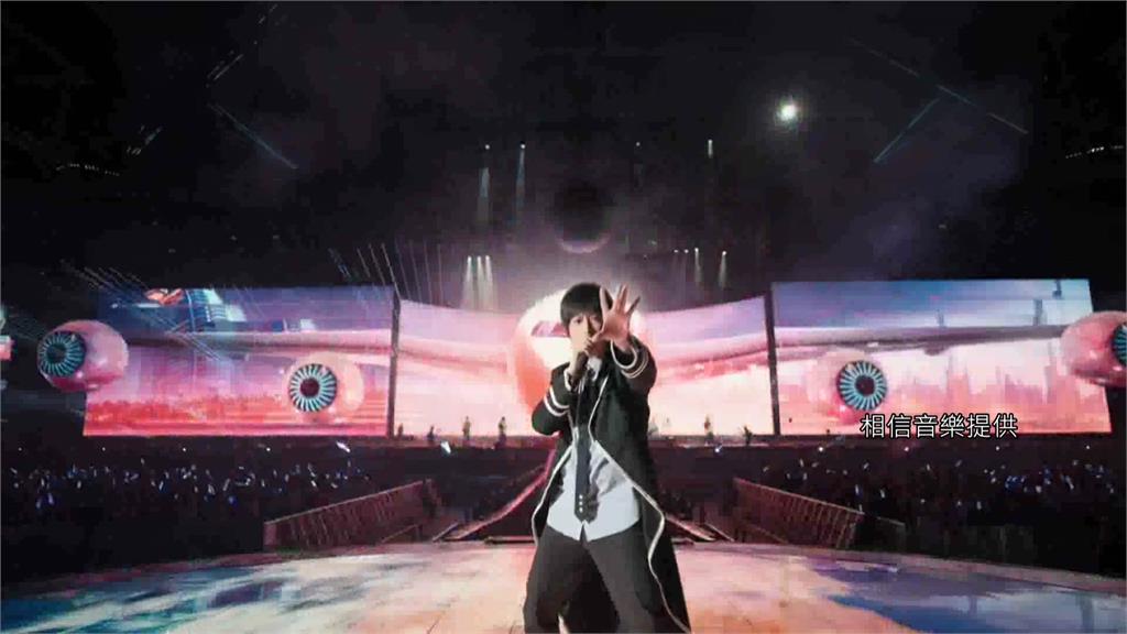 履行「五月之約」 五月天香港開唱一連四天 18萬人朝聖