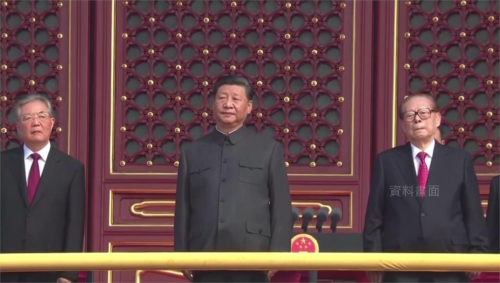江澤民（右）辭世，中共國家主席習近平（中）首度發聲。圖／路透社、美聯社（資料畫面）