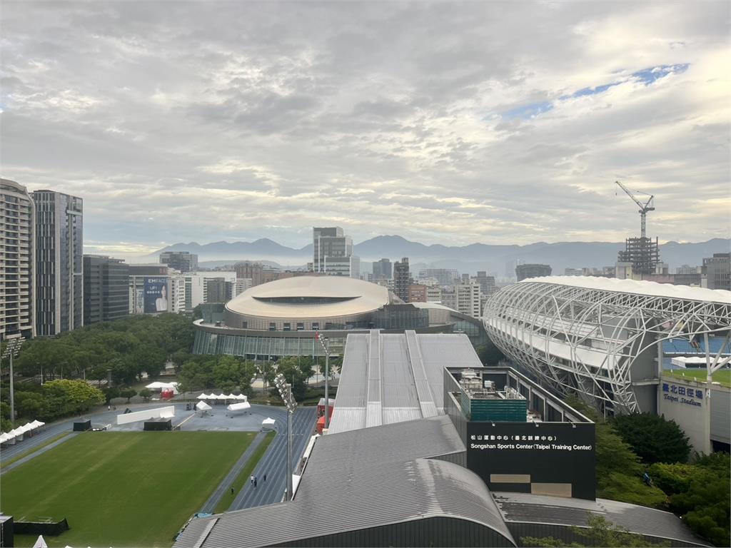 明「冬至」冷空氣南下！北台灣轉濕涼 平安夜再迎東北季風