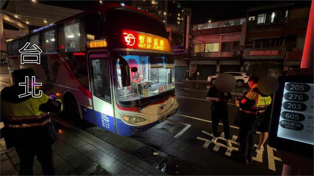 天雨路滑車禍 公車司機下車處理竟暈倒