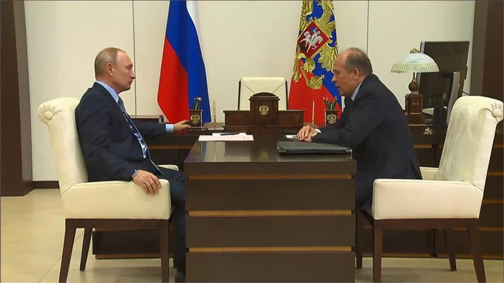 俄羅斯總統普亭和俄羅斯聯邦安全局局長波特尼可夫。圖／翻攝自AP Direct