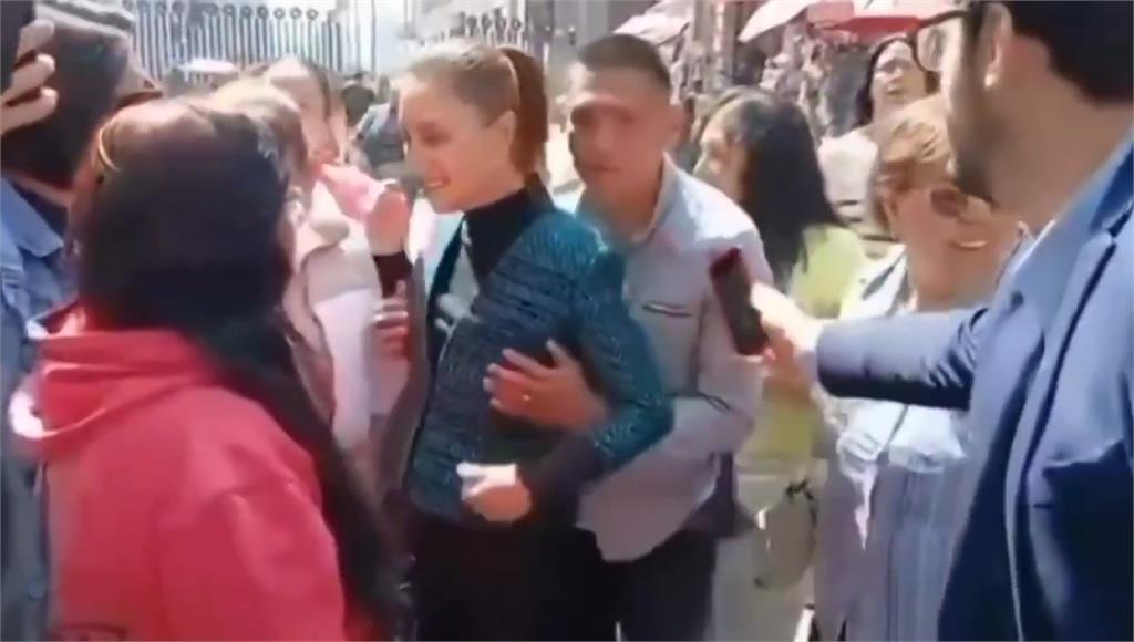 墨西哥女總統遭性騷襲胸！ 隨扈慢半拍未及時阻止