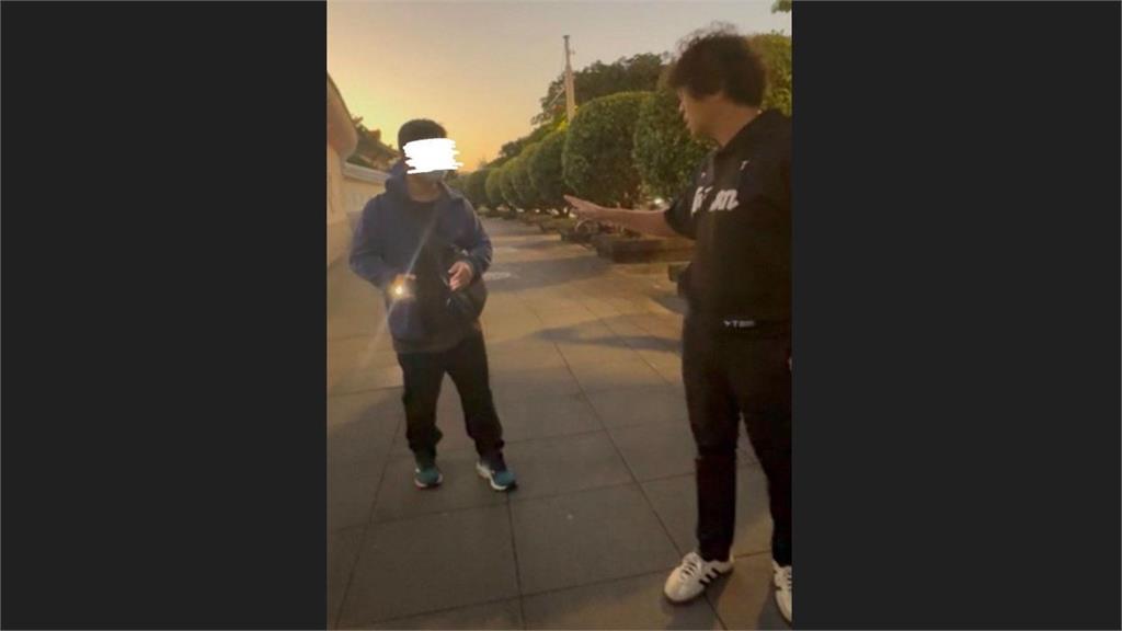 沈伯洋帶女兒中正紀念堂散步遭男「強光照射」還辱罵 警查緝到案送辦