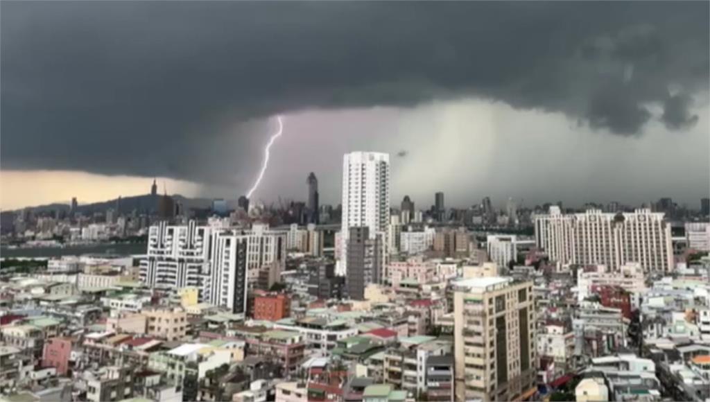 新北、南投山區升級為「豪雨特報」　這5縣市慎防大雷雨