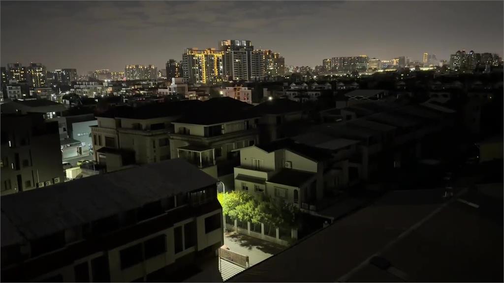 台中北屯晚間9675戶大停電已恢復 店家克難點蠟燭照明