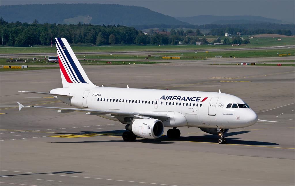 法國航空一架從瑞士飛巴黎的國際航班，驚傳正副機師在駕駛艙內大打出手。圖／翻攝自Pixabay（示意圖，非當事畫面）