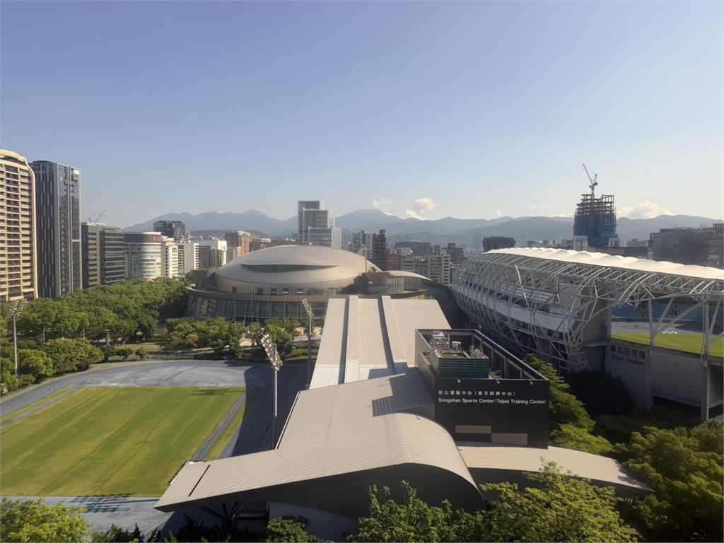 巴威完成第三巔峰「全台有感風雨」！ 西北颱、登陸都有機會