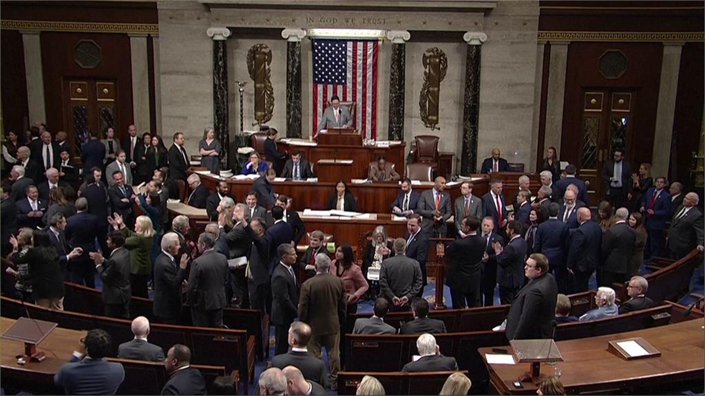 川普態度轉彎 美眾、參院壓倒性表決通過艾普斯坦檔案公開案