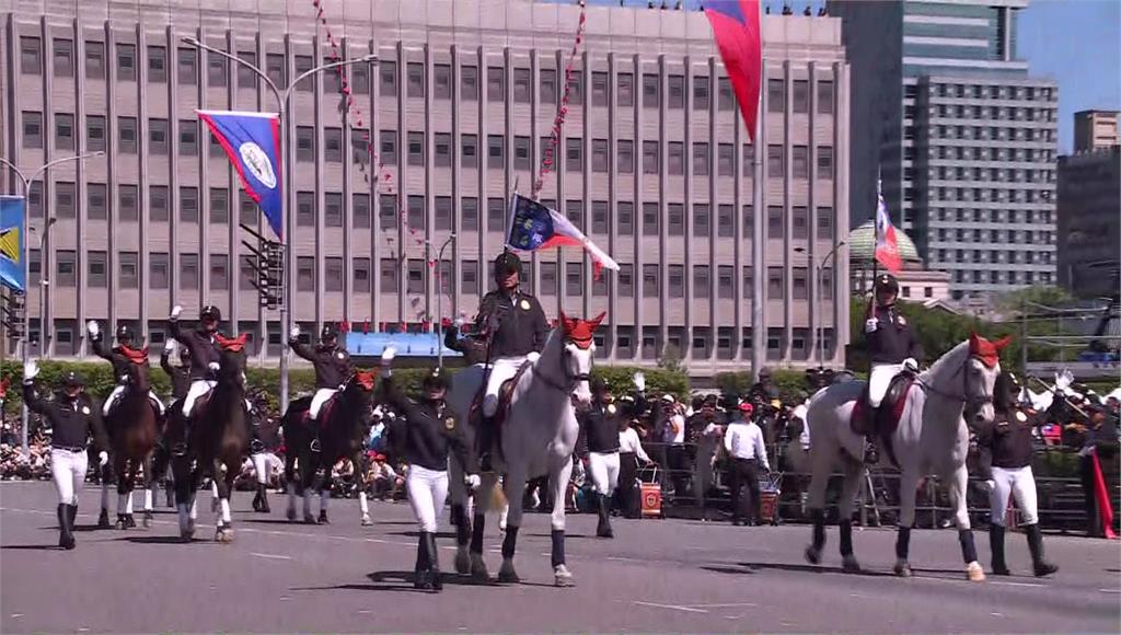 睽違20年！新北騎警隊受邀府前國慶日表演 8匹馬...