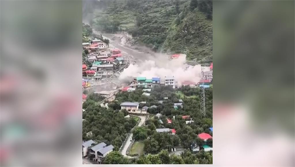 印度山洪爆發。圖／美聯社、路透社