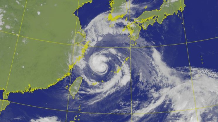白海豚挾強風暴雨！沖繩、奄美群島5萬戶停電 至少7人受傷