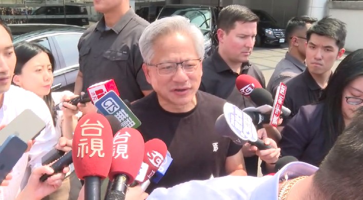 黃仁勳真的要來了！傳今午抵達松機 明將參加輝達尾牙