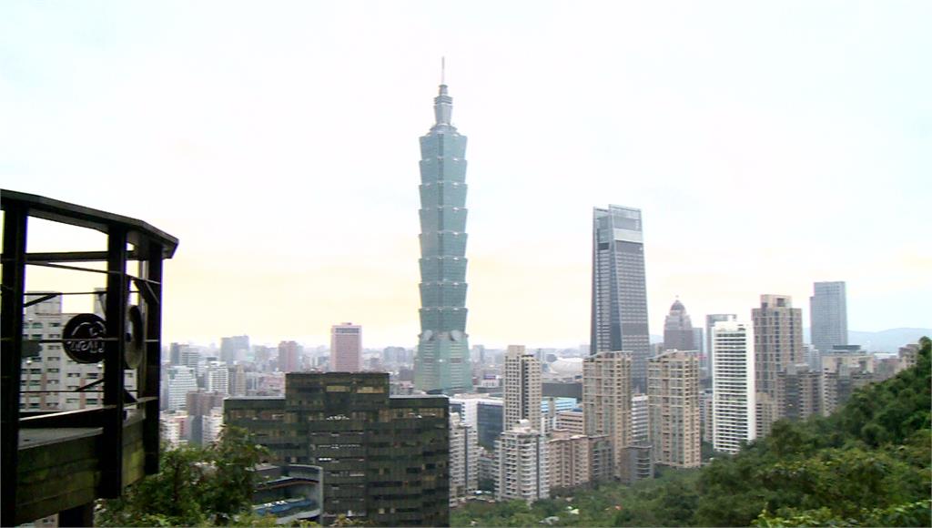 台北101以每坪約655萬蟬連「地王」。圖／台視新聞（資料照）