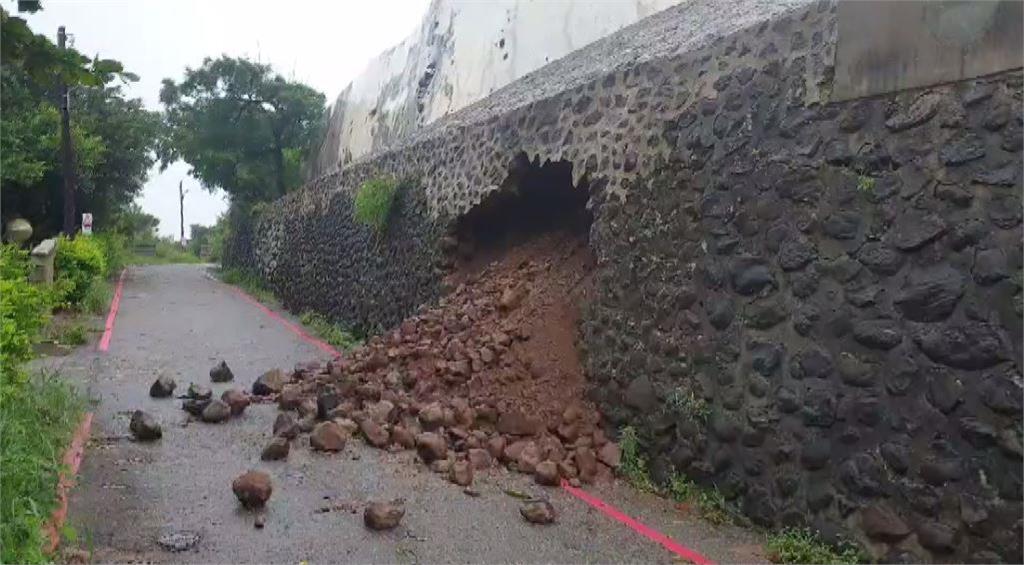 不敵大雨襲！澎湖古蹟順承門 邊坡遭雨水掏空