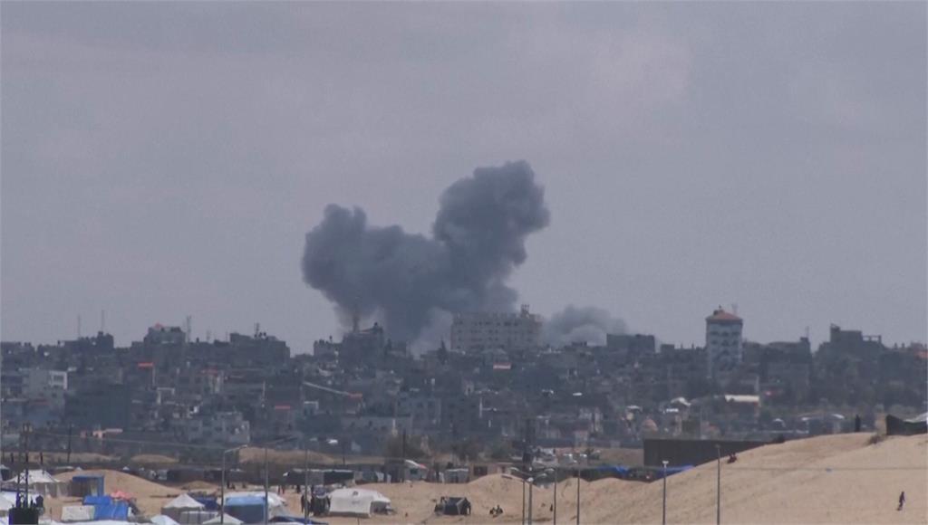 以色列軍方6號再度對加薩地區空投撤離傳單。圖／路透社、CNN、美聯社