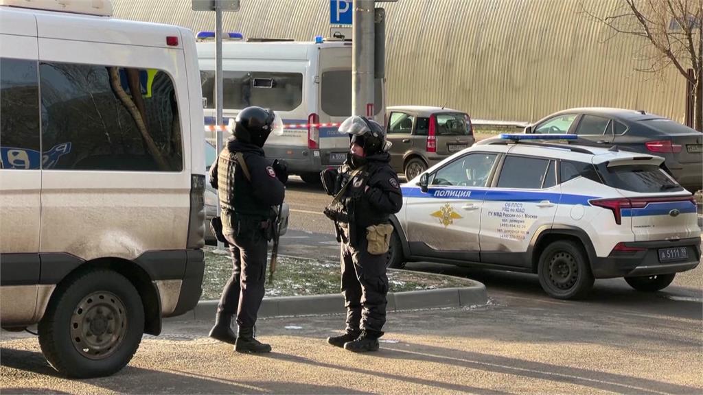 莫斯科再傳爆炸2警身亡！澤倫斯基態度軟化 擬建烏東非軍事區