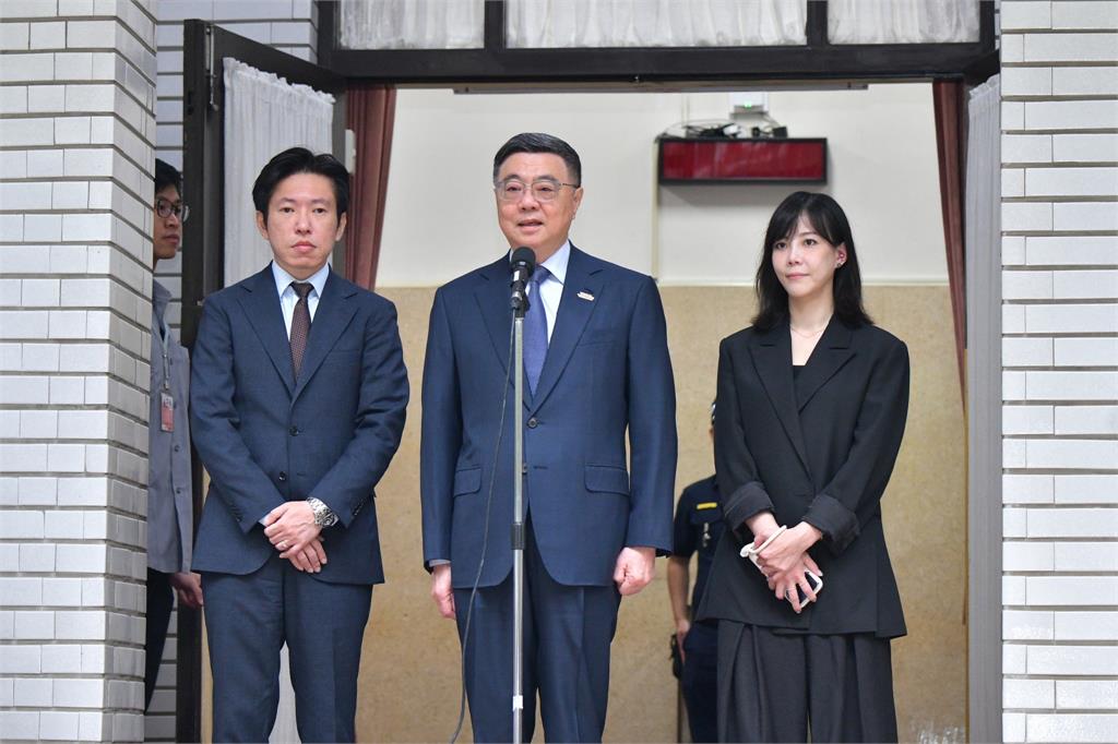 韓國瑜批台灣「民主腎虛」 卓榮泰反酸：靠韓院長提補藥來補