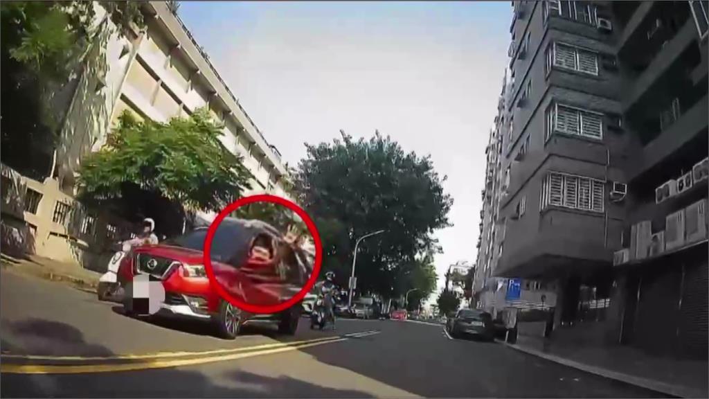未婚妻懷孕突出血...男急攔車求助　警幫開道5分鐘火速送醫