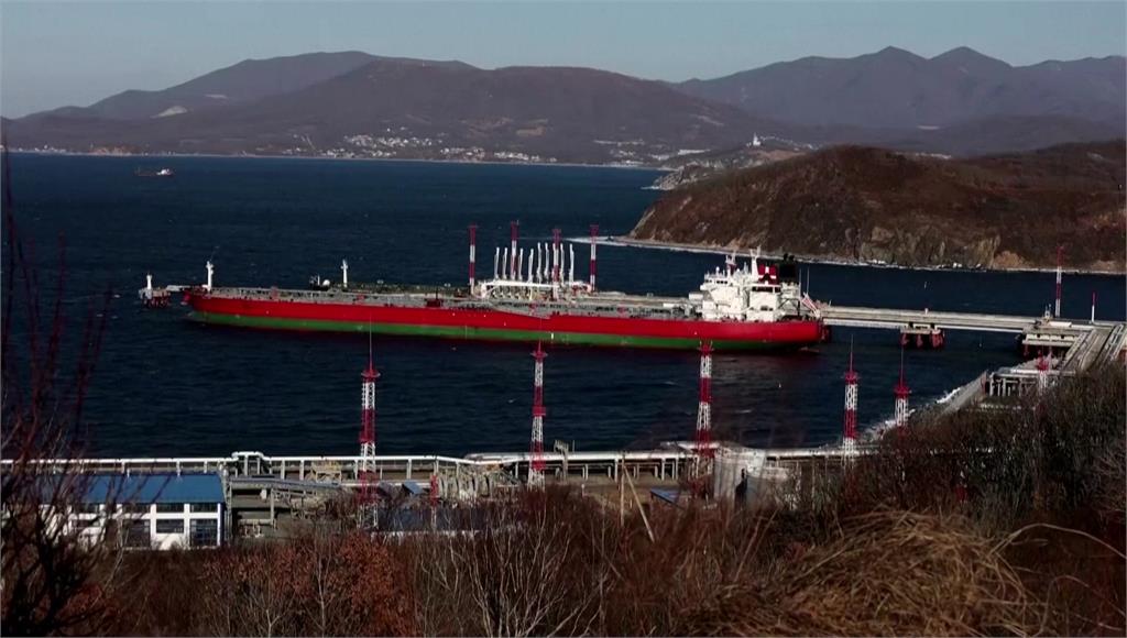 美伊開戰，貨櫃航運業者紛紛更改路線。圖／非凡新聞