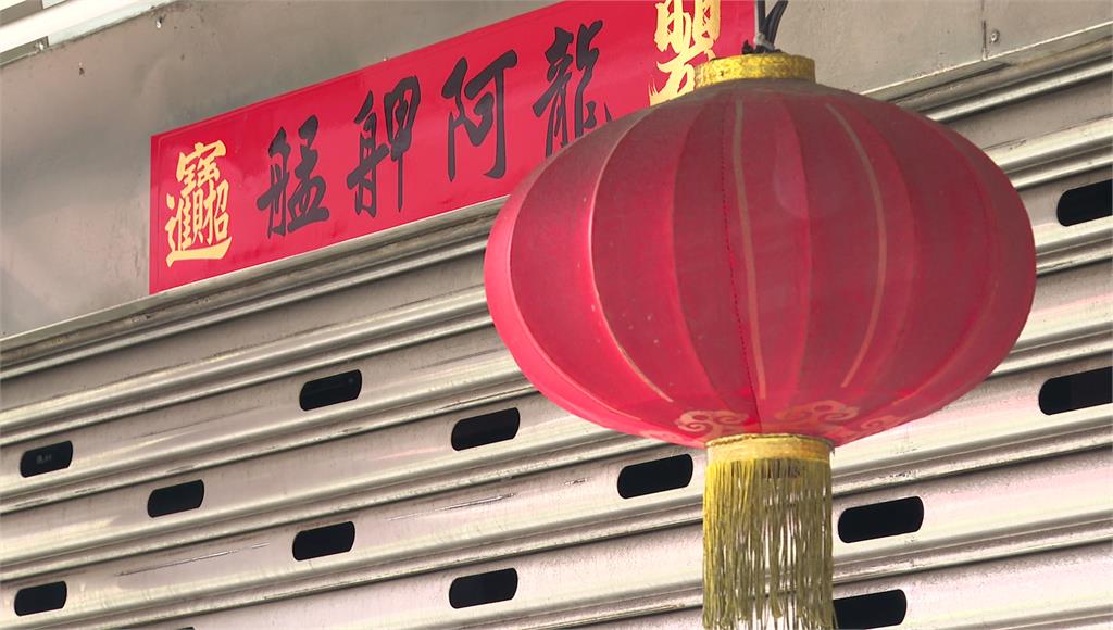 台北萬華的艋舺阿龍炒飯無預警宣布停業。圖／台視新聞