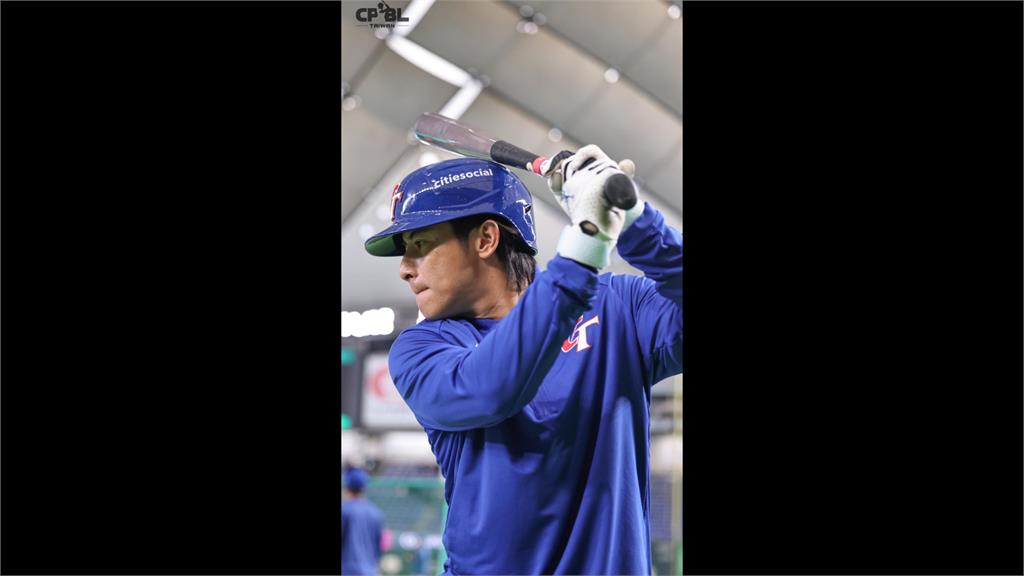 WBC／「台灣隊長」陳傑憲遭觸身球打傷手部 緊急退場