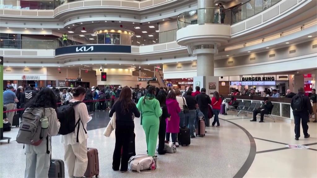 預算僵局全美機場安檢塞爆 川普宣布派ICE進駐