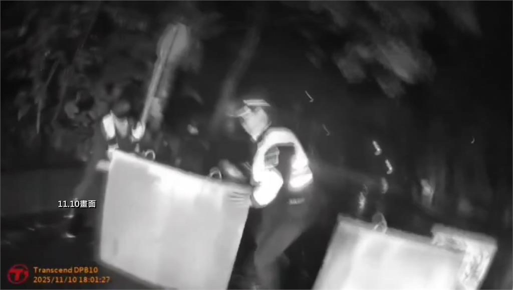 馬太鞍溪暴漲第一時間曝！ 警急喊同事撤離、合力推開水泥路擋避難