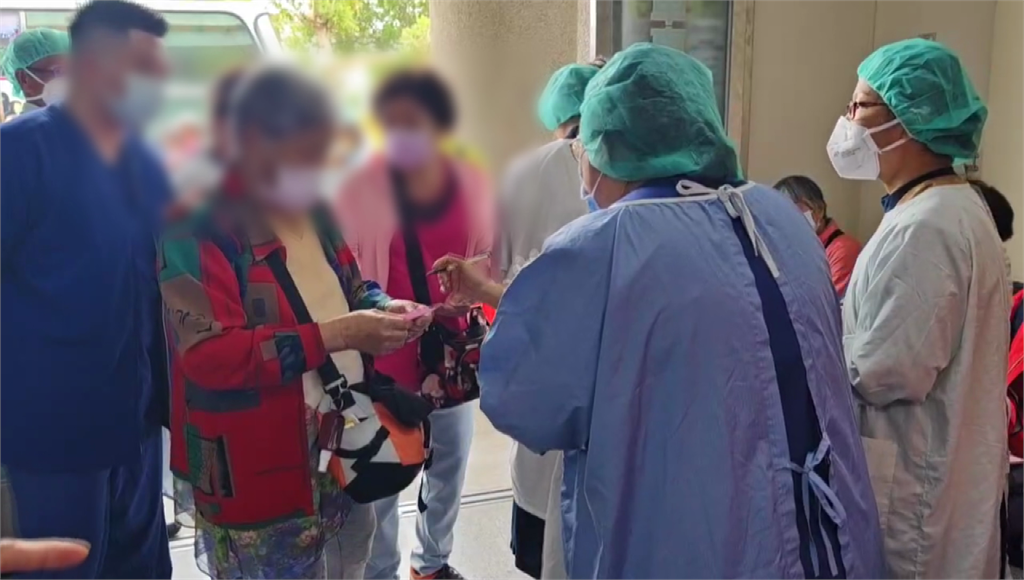 新北旅遊團赴嘉義旅行疑食物中毒！ 25人上吐下瀉就醫