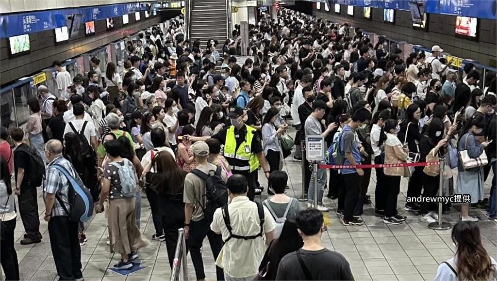 国内光伏发电新增装机规模再立异高，中国煤油光伏发电步入慢车道